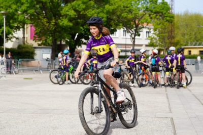 Agrandir l'image 2 sur 110, fenêtre modale