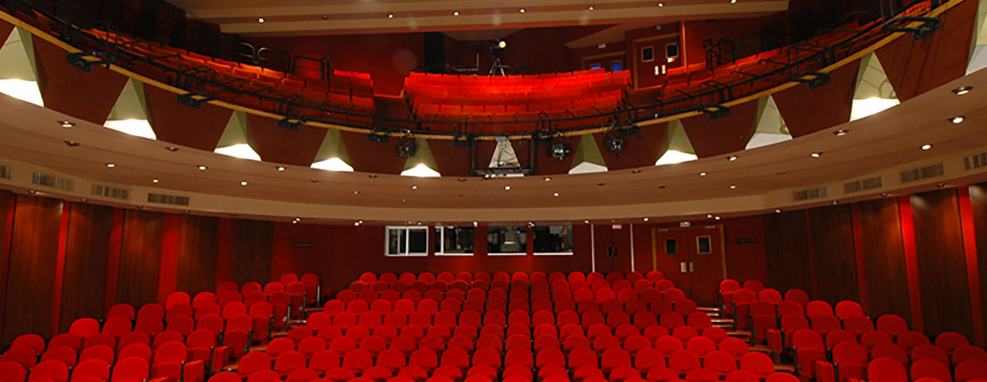 Les fauteuils rouges du théâtre Comoœdia