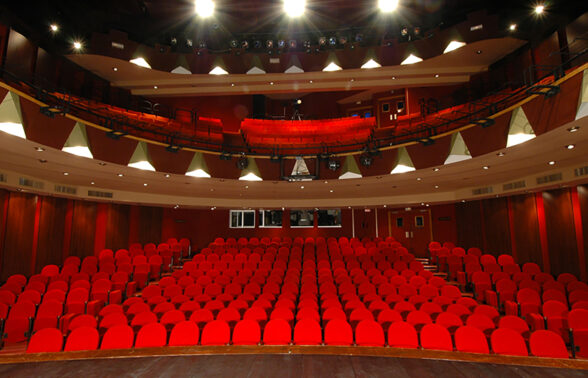 Les fauteuils rouges du théâtre Comoœdia