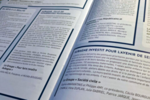Vue des pages "Tribune d'expression des groupes politiques" du journal municipal l'AJJ