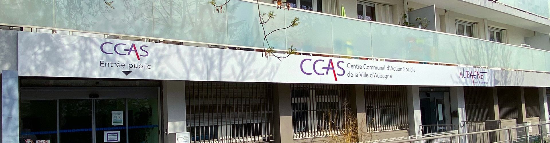 Devanture du CCAS d'Aubagne, immeuble des Marronniers, avenue Antide Boyer