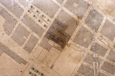 Plan ancien du quartier avec l'ancienne église de l'observance, la place de l'Observance et la chapelle des Filles de Marie - Agrandir l'image 2 sur 2, fenêtre modale
