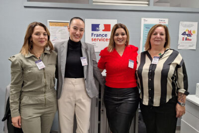 L'équipe de France Services Aubagne : Marine, Lola, Halima et Angèle - Agrandir l'image 3 sur 3, fenêtre modale