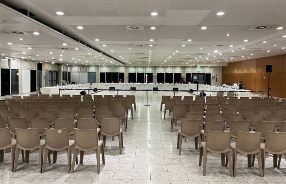 Vue de l'Espace Bras d'Or en configuration conseil municipal
