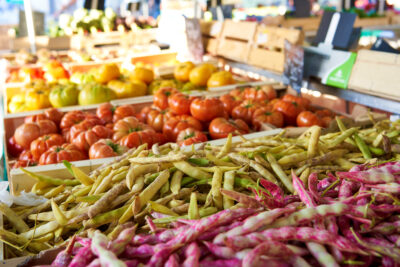 Les couleurs chatoyantes du marché d'Aubagne - Agrandir l'image 1 sur 2, fenêtre modale