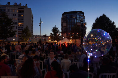 Agrandir l'image 10 sur 50, fenêtre modale