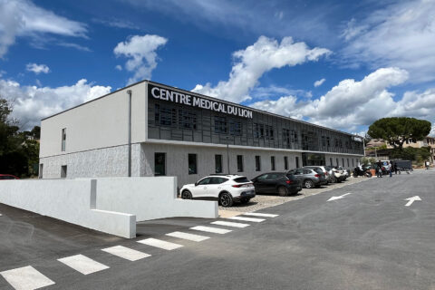 Centre médical du Lion, un bâtiment moderne, flambant neuf
