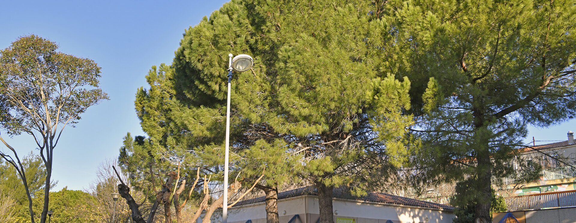 Vue sur la Maison de quartier Bernard Palissy à Aubagne.