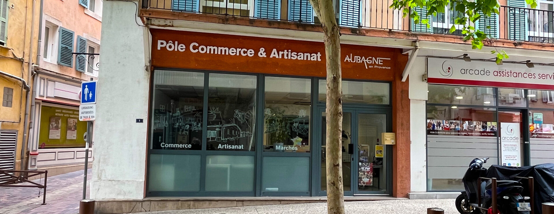 Le Pôle commerce et artisanat d'Aubagne, au début du boulevard Jean Jaurès