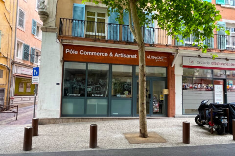 Le Pôle commerce et artisanat d'Aubagne, au début du boulevard Jean Jaurès