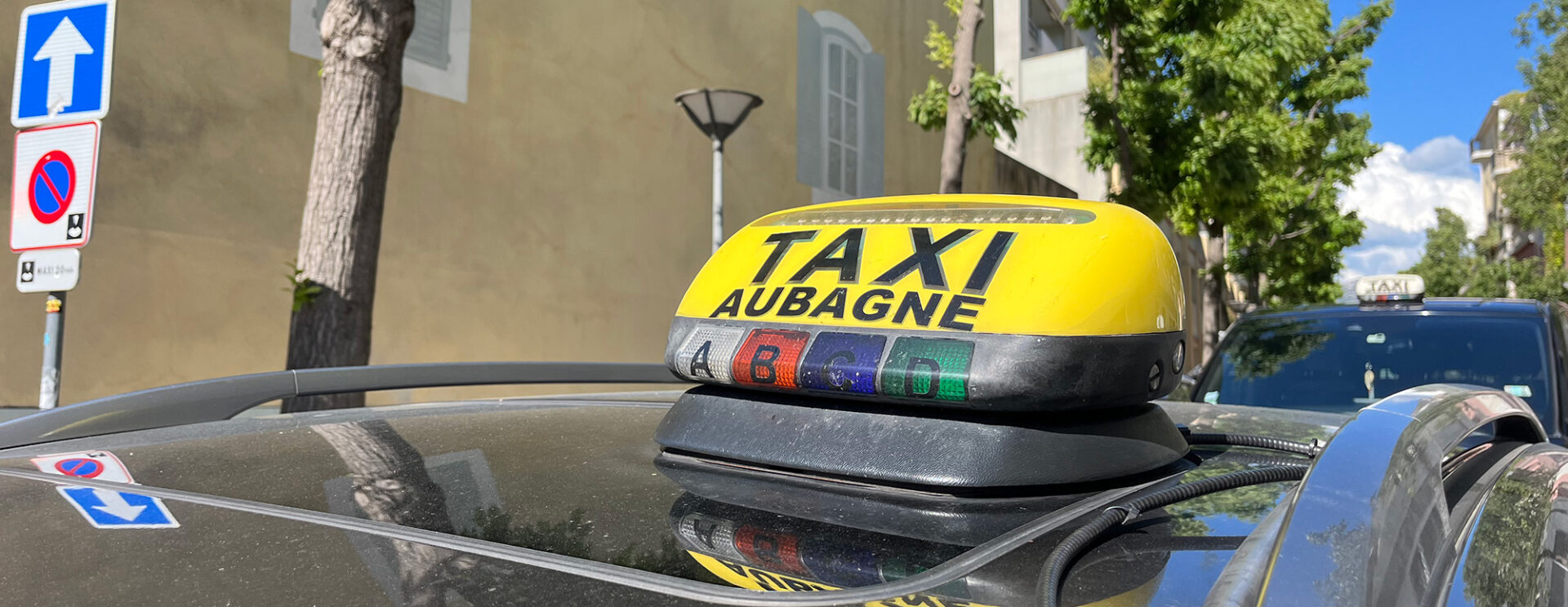 Lumineux Taxi Aubagne