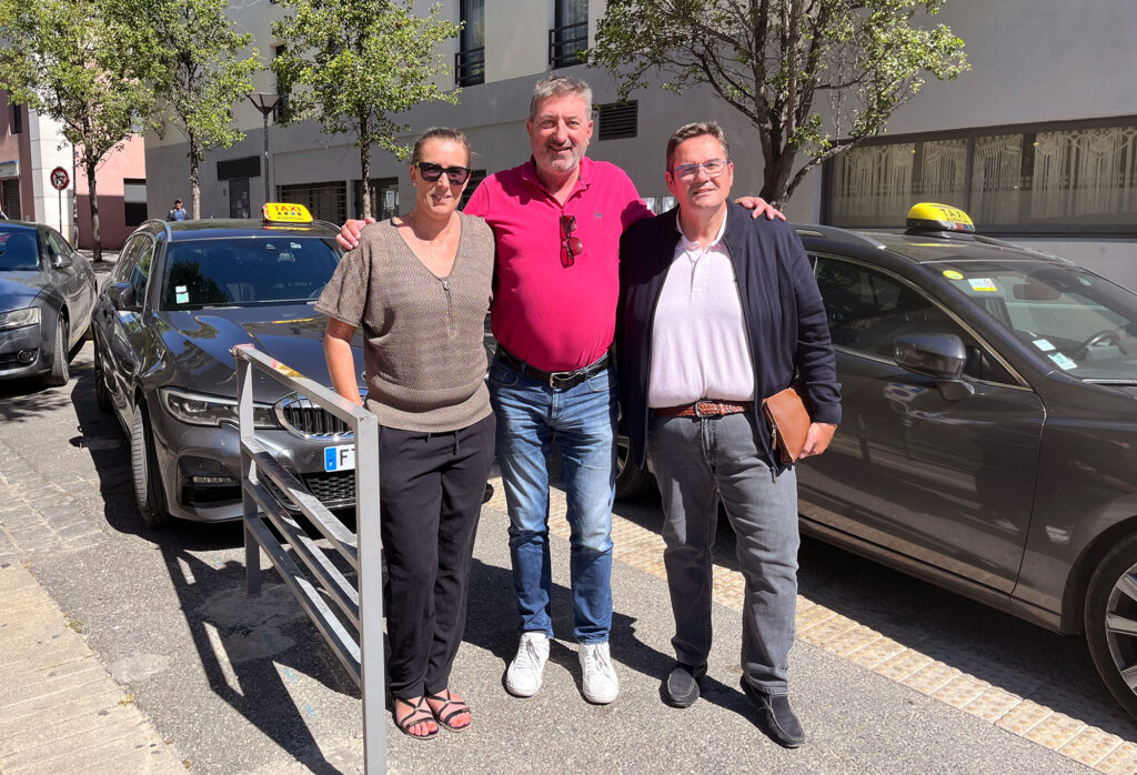 Sandrine Hannequin, Raymond Teissier président de l'ARTA et Patrice Sandahl, trésorier de l'association. Le secrétaire, Lucas Di Giacomo, ne figure pas sur la photo. - Agrandir l'image, fenêtre modale