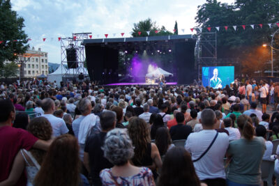 Agrandir l'image 33 sur 39, fenêtre modale