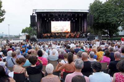 Agrandir l'image 8 sur 24, fenêtre modale