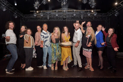 Une douzaine de mmebres de l'association Etoile du Sud, dont sa présidente, Karine Mesas (3e en partant de la droite) - Agrandir l'image, fenêtre modale