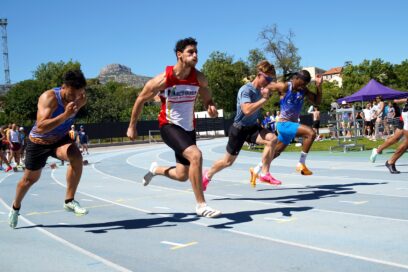 Course de sprint lors du meeting d'athlétisme sur la piste du stade de Lattre de Tassigny - Agrandir l'image, fenêtre modale
