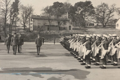 Revue d'effectif de la Légion étrangère au quartier de La Demande à Aubagne, en 1962