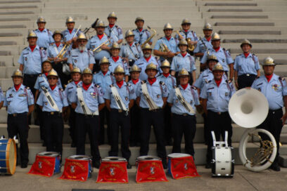 Photo de groupe des musiciens des Pompiers des Bouches-du-Rhône - Agrandir l'image, fenêtre modale