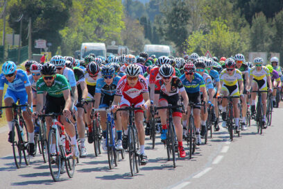 Peloton de coureurs cyclistes - Agrandir l'image, fenêtre modale