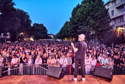 Agrandir l'image 19 sur 30, fenêtre modale