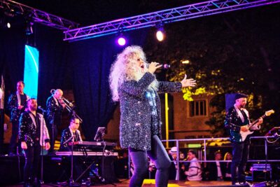 Agrandir l'image 2 sur 30, fenêtre modale