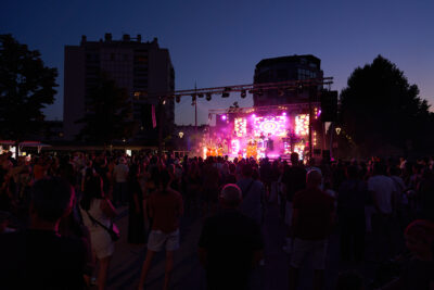 Agrandir l'image 16 sur 18, fenêtre modale