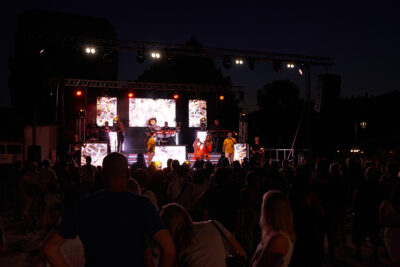 Agrandir l'image 13 sur 18, fenêtre modale