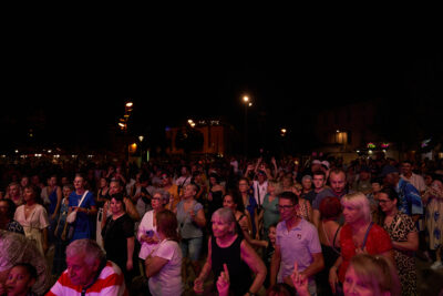 Agrandir l'image 4 sur 18, fenêtre modale