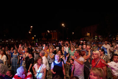 Agrandir l'image 9 sur 18, fenêtre modale