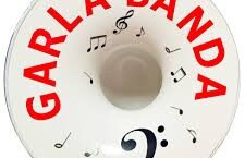 Sortie de trompette avec inscription Garlabanda en rouge