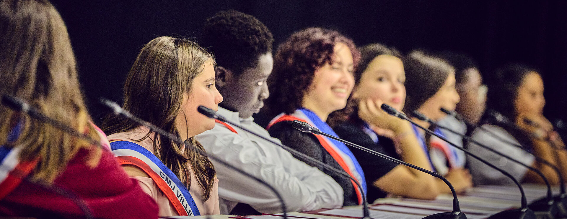 Les jeunes de Aubagne se réunissent pour le Conseil Municipal des Jeunes.
